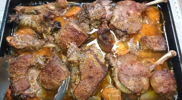 Утка, запечённая в духовке в рукаве — рецепты сочной и мягкой утки для домашних условий
