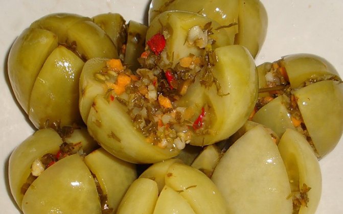 Как вкусно и просто засолить зелёные помидоры на зиму