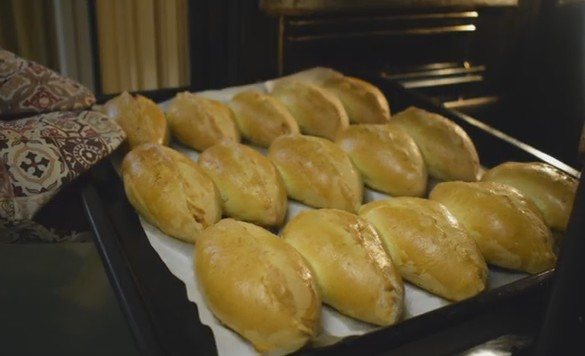 Пироги с мясом из дрожжевого теста в духовке — получаются мягкие, как пух