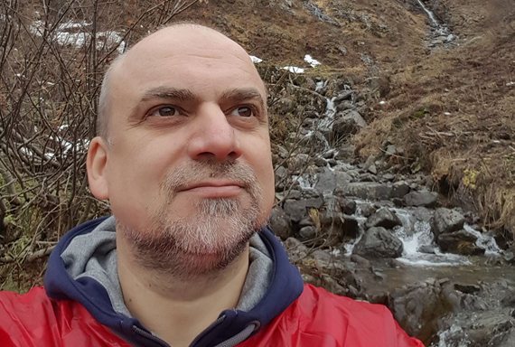 7 признаков того, что человек испытывает к вам зависть