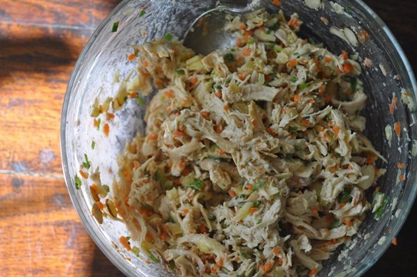 Салат с ананасами и курицей – очень вкусные рецепты