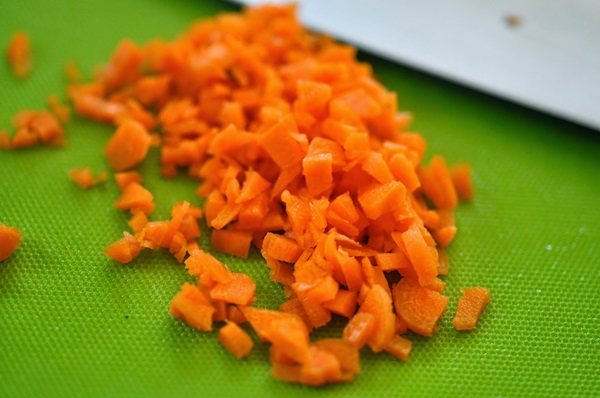Салат с ананасами и курицей – очень вкусные рецепты