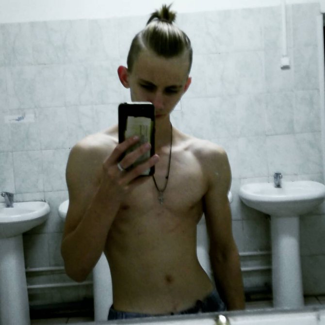 Наследие самураев: модная мужская прическа top knot