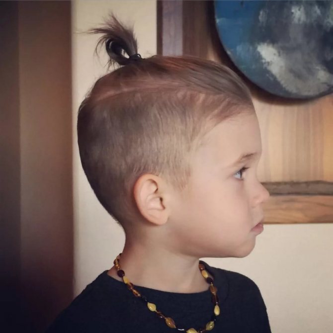 Наследие самураев: модная мужская прическа top knot