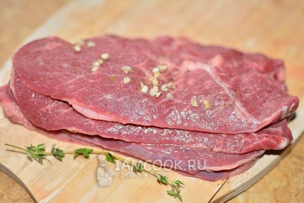 Как приготовить мраморную говядину в духовке, чтобы она была сочной и нежной?