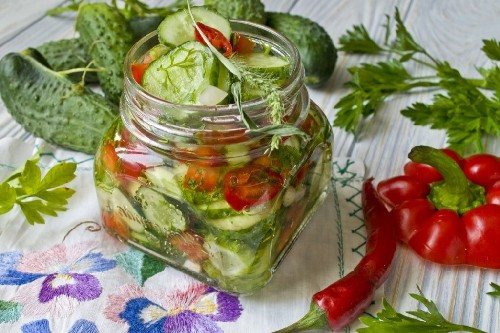 Салат из огурцов и помидоров на зиму — 10 самых вкусных рецептов