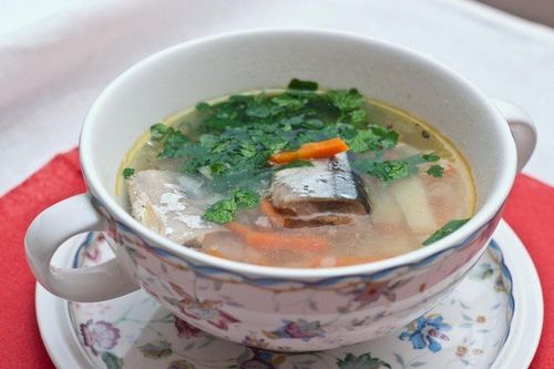 Как сделать вкусно и быстро уху из сайры за 20 минут