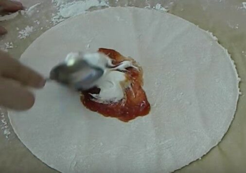 Начинки для пиццы с колбасой, грибами, курицей, фаршем, солеными огурцами, морепродуктами. Рецепты с фото в духовке