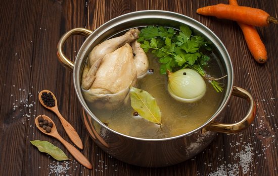 Как сварить вкусный и прозрачный бульон из курицы - пошаговые рецепты с фото