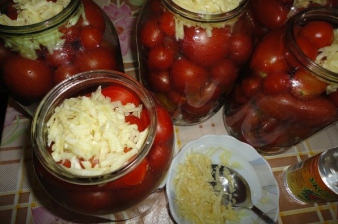 Как вкусно и просто засолить зелёные помидоры на зиму
