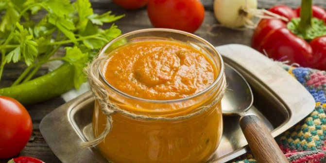 Банка с кабачковой икрой