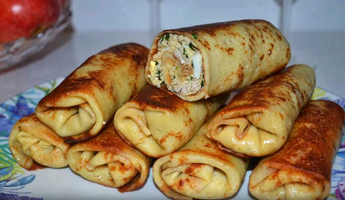 блины со свининой и яйцами