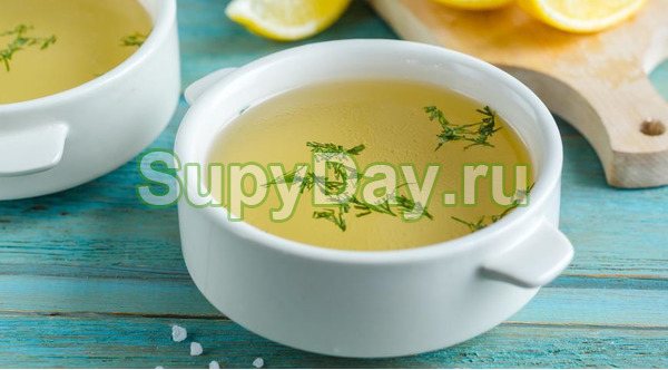Бульон из утки с яйцом