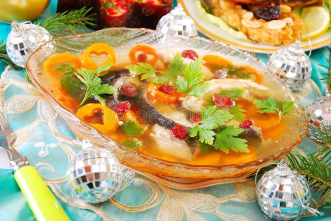 Заливное из рыбы. Как приготовить и украсить вкусное заливное из красной, речной, соленой, консервированной и фаршированной рыбы?