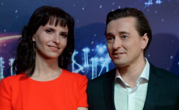 Сергей Безруков выложил в Сети новое фото своих внебрачных детей Ивана и Александры