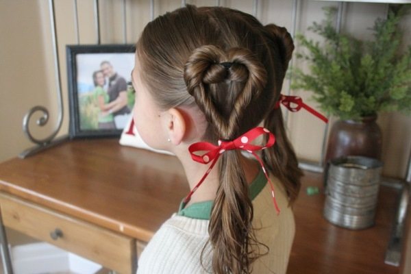 Детские прически для девочек на каждый день, в садик, школу, на короткие, длинные волосы, с бантами