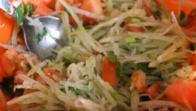 Как быстро и вкусно приготовить салат из черной редьки
