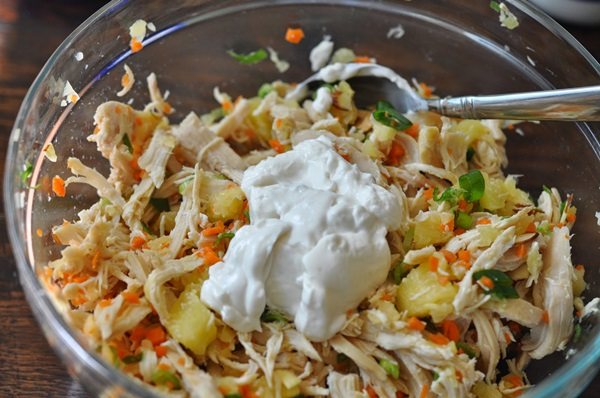 Салат с ананасами и курицей – очень вкусные рецепты