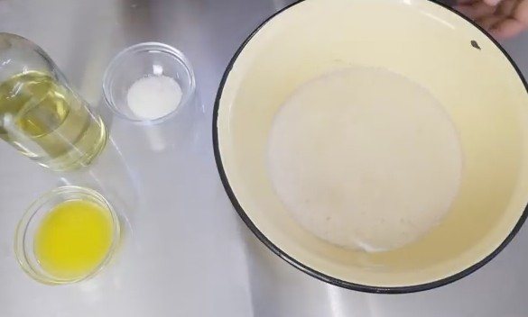 Пироги с мясом из дрожжевого теста в духовке — получаются мягкие, как пух