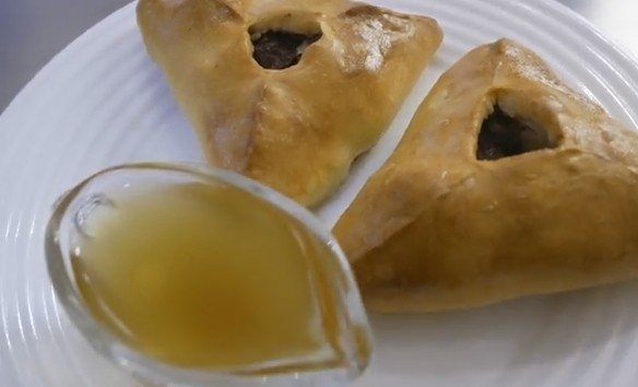 Пироги с мясом из дрожжевого теста в духовке — получаются мягкие, как пух