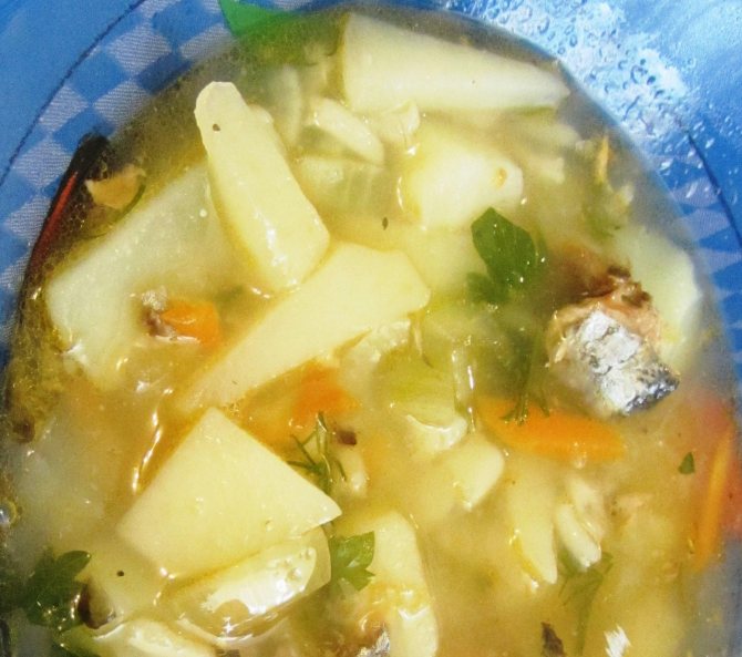 Как сделать вкусно и быстро уху из сайры за 20 минут