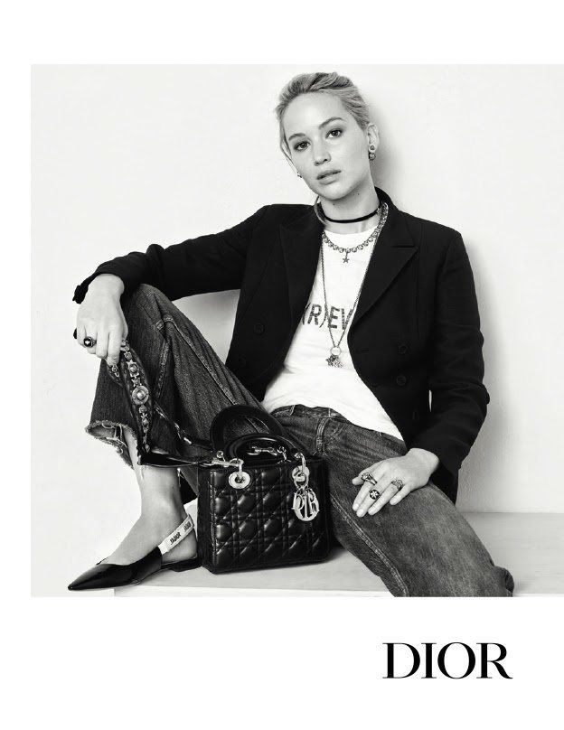 Фото с рекламной кампании «Miss Dior»