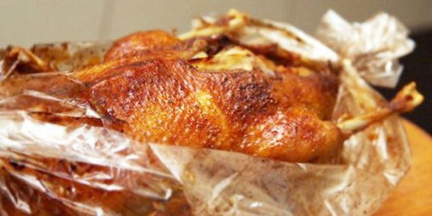 Гусь запеченный с яблоками в духовке: 5 пошаговых рецептов