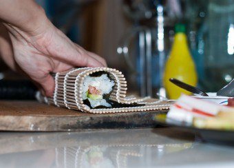 Необходимые продукты для приготовления домашних роллов