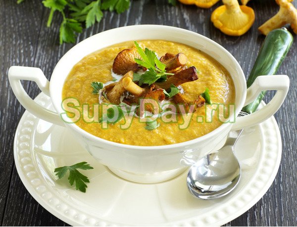 Грибной крем-суп с лисичками и чечевицей