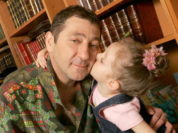 Жена Григория Лепса смирилась с его тяжелой зависимостью