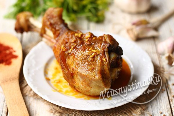 Голени индейки запеченные в духовке — 6 вкусных и быстрых рецептов