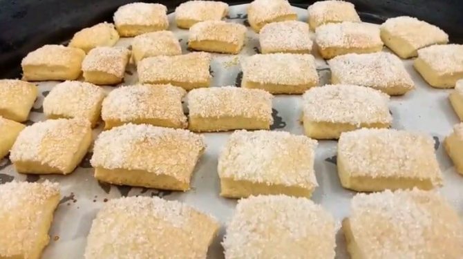 Вкусные булочки на сметане: особенности приготовления, рецепты и отзывы