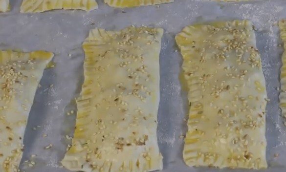 Пироги с мясом из дрожжевого теста в духовке — получаются мягкие, как пух