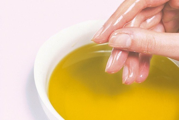 Как снять шеллак в домашних условиях с жидкостью, фольгой и без. Пошаговая инструкция