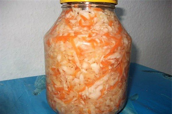 Капуста квашеная с медом в банках