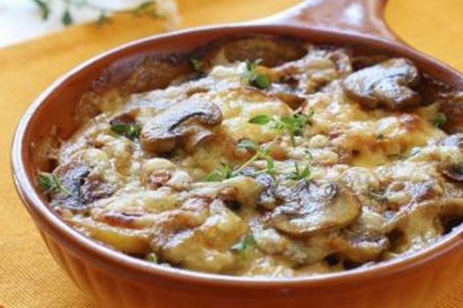 Картофельная запеканка с шампиньонами и сырной корочкой
