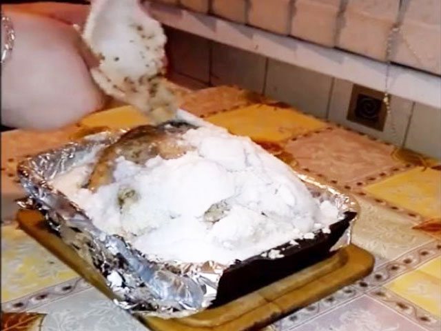 Курица в духовке целиком с хрустящей корочкой. Самые вкусные рецепты