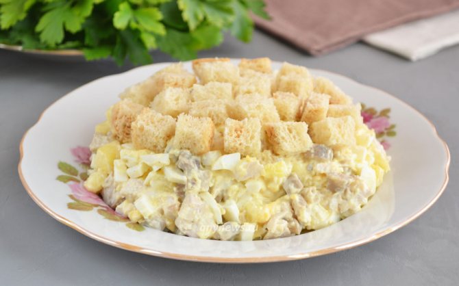 Салат с ананасами и курицей – очень вкусные рецепты