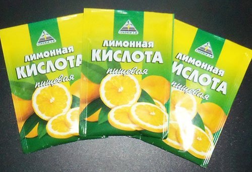Как погасить соду уксусом при выпечке и зачем ее гасить?