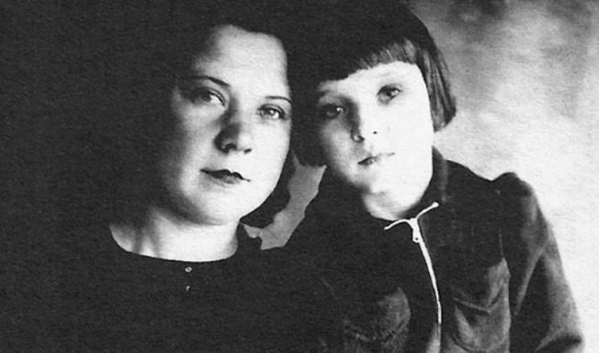 Людмила Гурченко с мамой