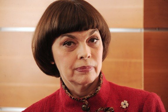 Модные стрижки для женщин после 50