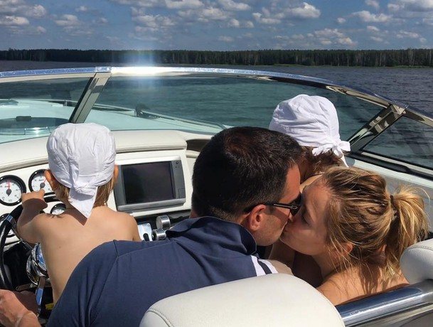 Муж Марии не хочет публичности, и потому актриса не показывает его поклонникам