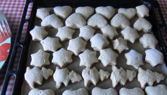 Вкусные булочки на сметане: особенности приготовления, рецепты и отзывы
