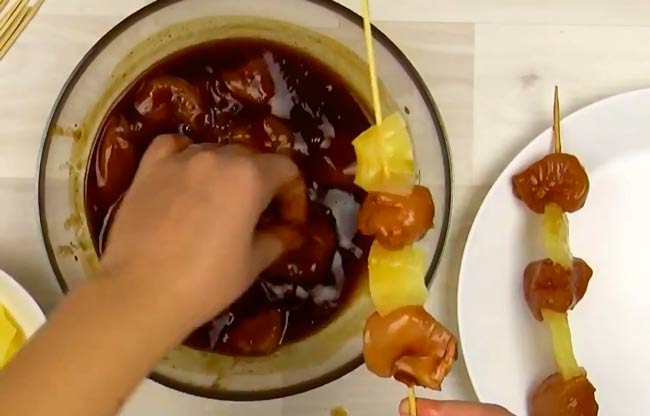 Шашлык в духовке: 5 простых рецептов мягкого и сочного мяса + секрет маринада