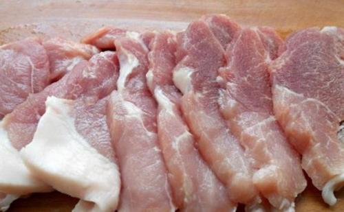 Опята жареные с мясом. Свинина с опятами и сметаной на сковороде