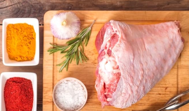 Основные специи и добавки к мясу индейки