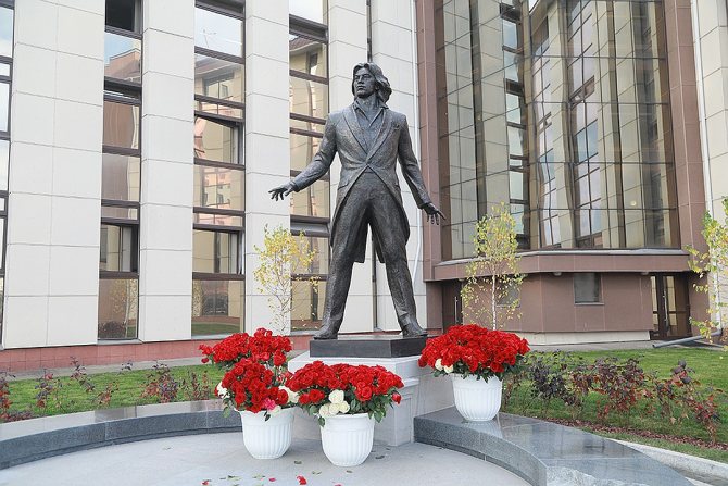 Памятник Хворостовскому