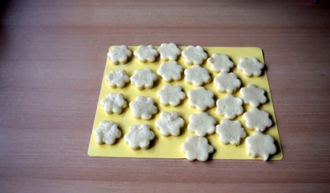 Вкусные булочки на сметане: особенности приготовления, рецепты и отзывы