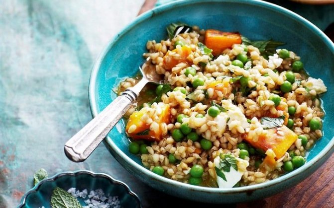 Перловка с овощами