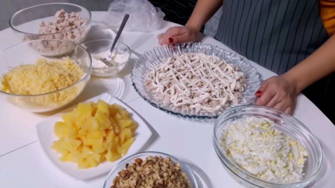 Вкусный салат с курицей: 8 простых рецептов – готовим в домашних условиях